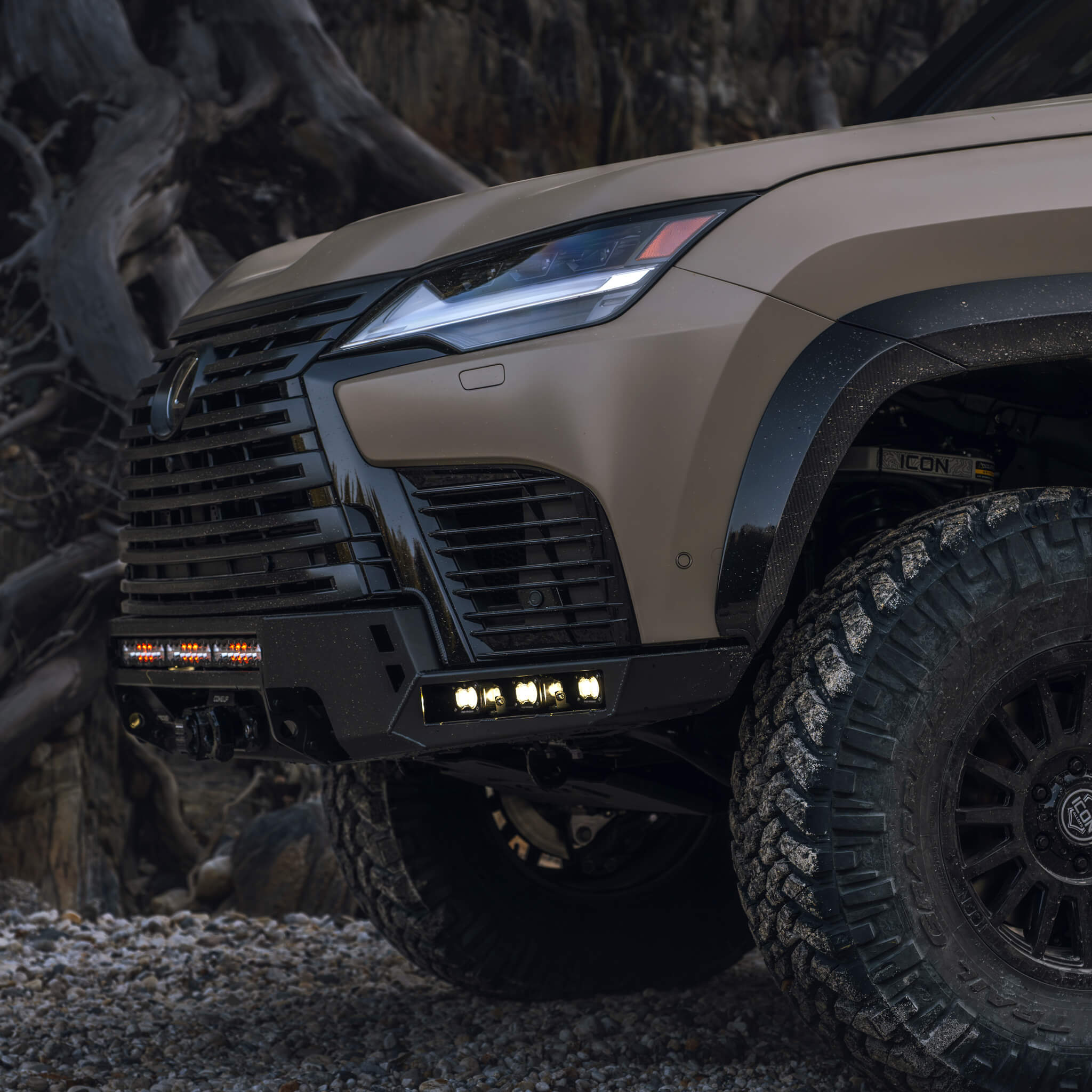 LX600 & LX700h Low-profile Front Winch Bumper - Image 6
