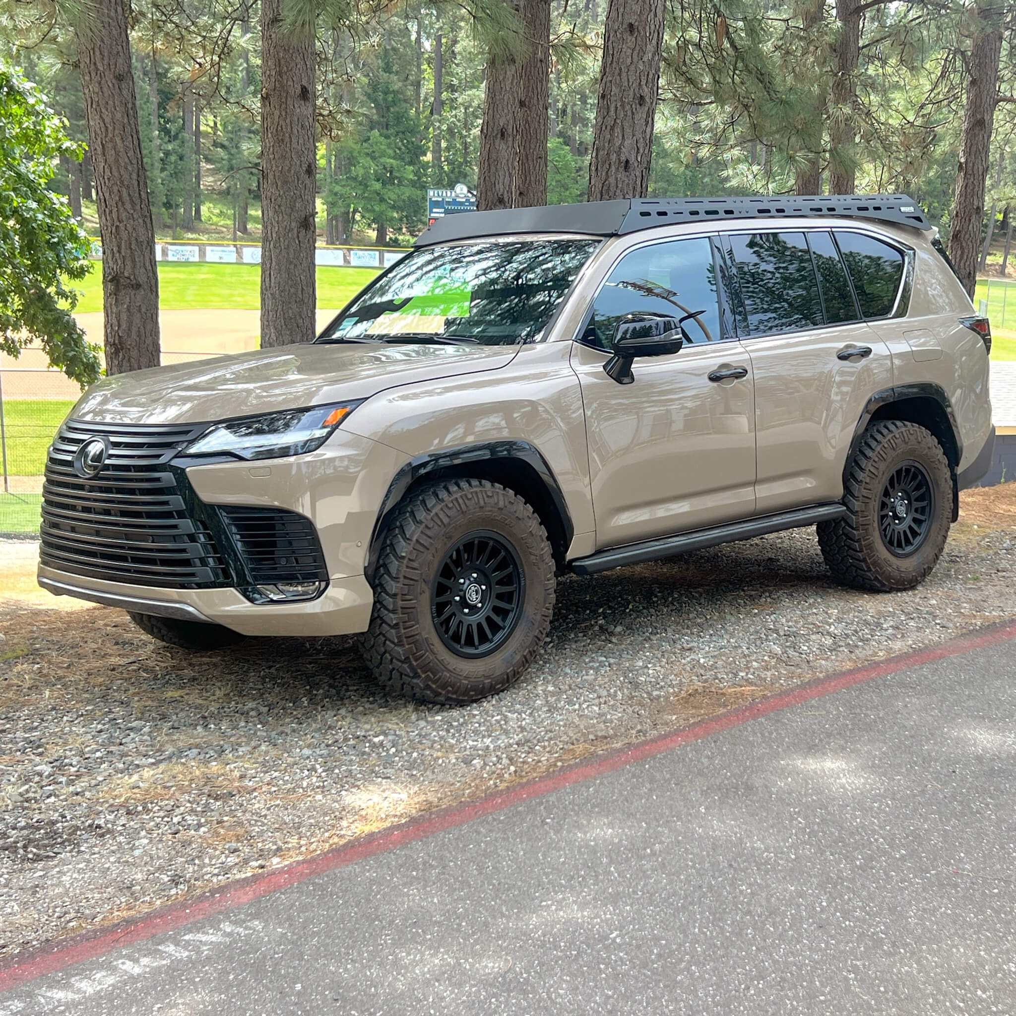 LX600 & LX700h Easy-Install Modular Roof Rack - Image 6
