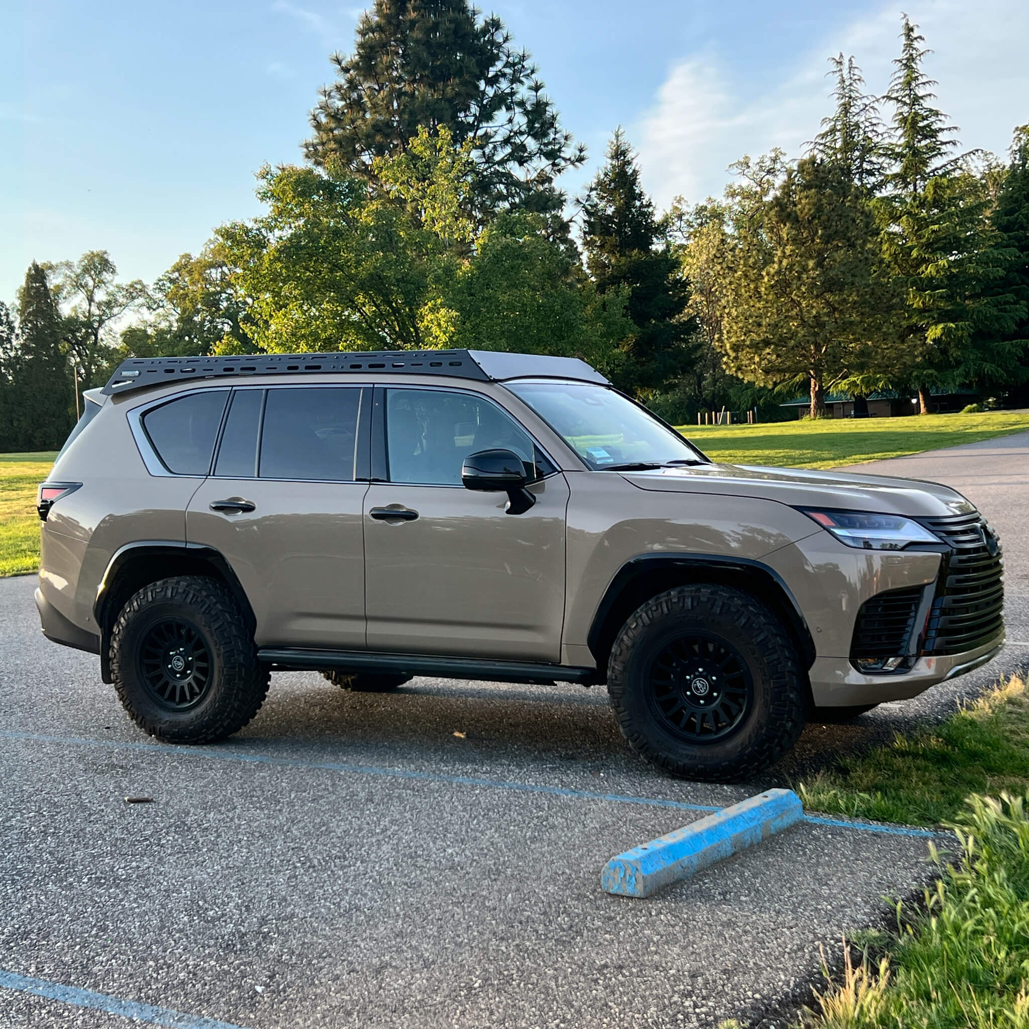 LX600 & LX700h Easy-Install Modular Roof Rack - Image 8