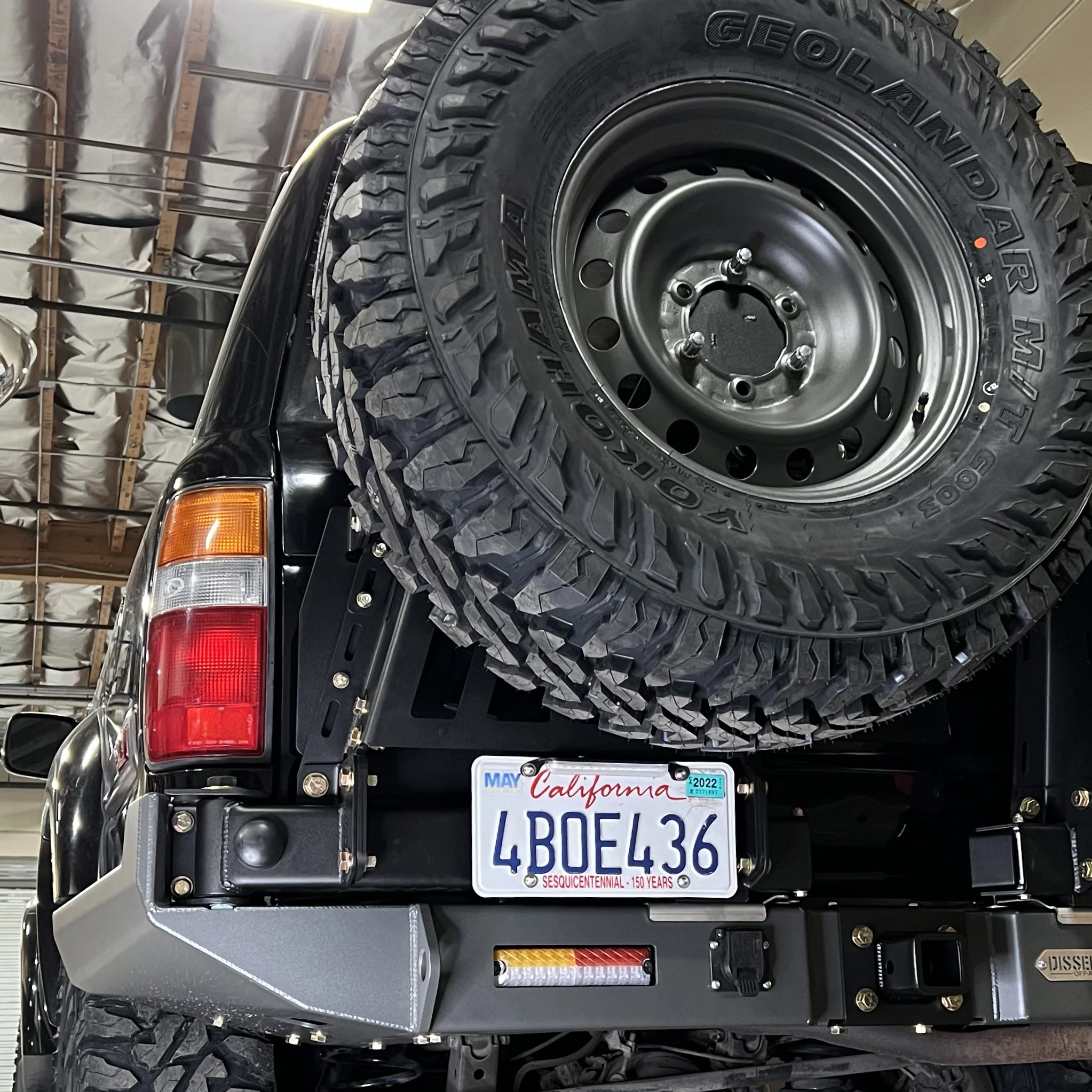 Tire Carrier Swing-out - Image 13